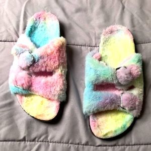 Fuzzy slippers/sandals